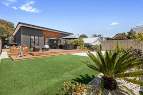The Beach Base - Mount Maunganui Holiday Home